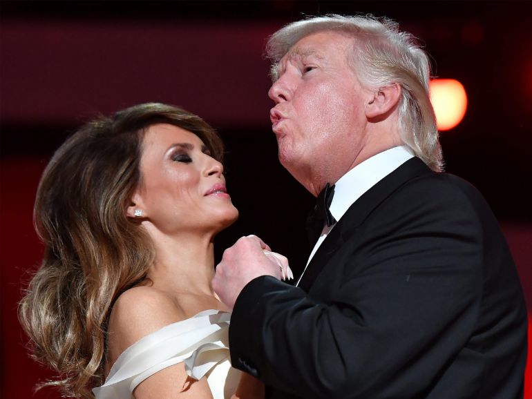 Melania y Donald Trump bailan durante la gala de investidura Melania y Donald Trump bailan durante la gala de investidura