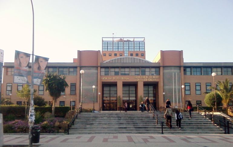 Facultad de Psiología y de Ciencias de la Educación Facultad de Psiología y de Ciencias de la Educación