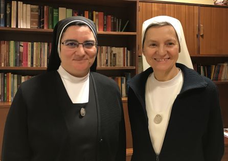 Sor Blanca y Sor Carmen de la congregación Siervas de Jesús Sor Blanca y Sor Carmen de la congregación Siervas de Jesús