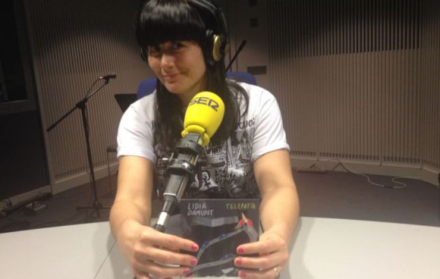 Lidia Damunt, en los estudios de la Cadena SER. Lidia Damunt, en los estudios de la Cadena SER.
