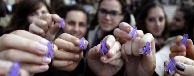 Brazaletes morados contra la violencia Brazaletes morados contra la violencia
