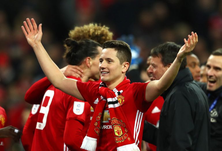 Ander Herrera celebra la Copa de la Liga conseguida este domingo Ander Herrera celebra la Copa de la Liga conseguida este domingo