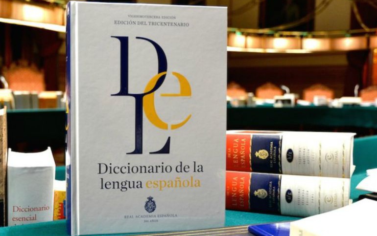 Imagen de varios ejemplares del diccionario de la Real Academia Española de la Lengua. Imagen de varios ejemplares del diccionario de la Real Academia Española de la Lengua.