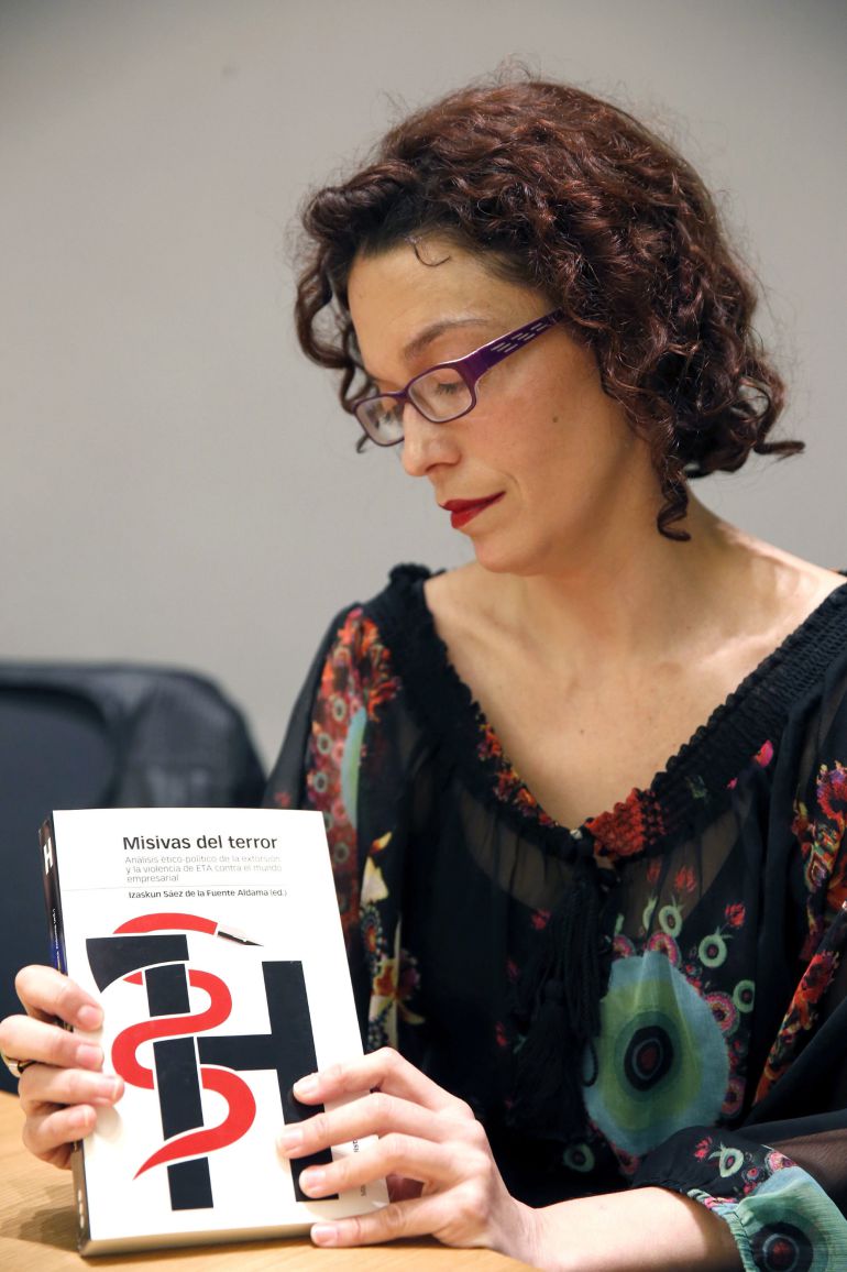 La socióloga Izaskun Sáez de la Fuente, durante la presentación del libro 'Misivas del terror' La socióloga Izaskun Sáez de la Fuente, durante la presentación del libro 'Misivas del terror'