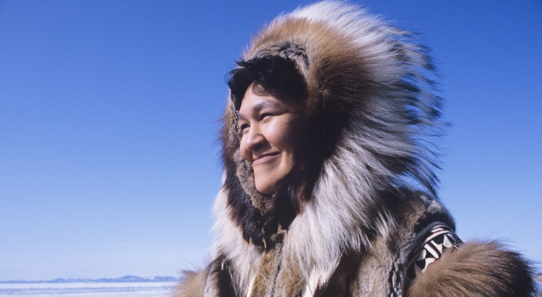 Imagen de una mujer perteneciente a la comunidad inuit. Imagen de una mujer perteneciente a la comunidad inuit.