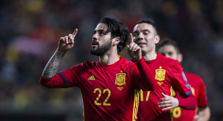 Isco celebra su gol con España Isco celebra su gol con España