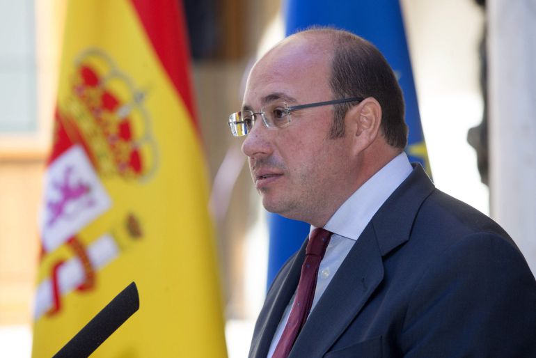 Pedro Indiana Sánchez Jones salva Murcia con su dimisión a gorrazos Pedro Indiana Sánchez Jones salva Murcia con su dimisión a gorrazos