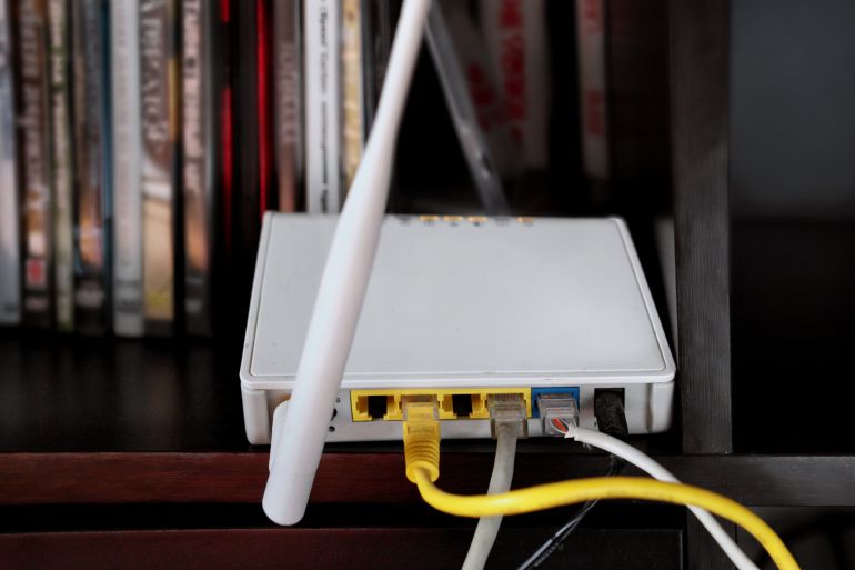 Wifi, móviles, antenas… ¿Inocuos? Los expertos siguen discrepando Wifi, móviles, antenas… ¿Inocuos? Los expertos siguen discrepando