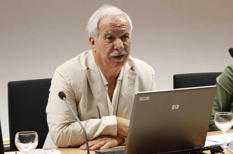 Julio Carabaña: "Las comunidades han podido recurrir a la enseñanza concertada porque el alumno sale más barato": "Las comunidades han podido recurrir a la enseñanza concertada porque el alumno sale más barato" Julio Carabaña: "Las comunidades han podido recurrir a la enseñanza concertada porque el alumno sale más barato": "Las comunidades han podido recurrir a la enseñanza concertada porque el alumno sale más barato"