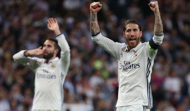 Carvajal y Sergio Ramos celebran su victoria ante el Bayern. Carvajal y Sergio Ramos celebran su victoria ante el Bayern.