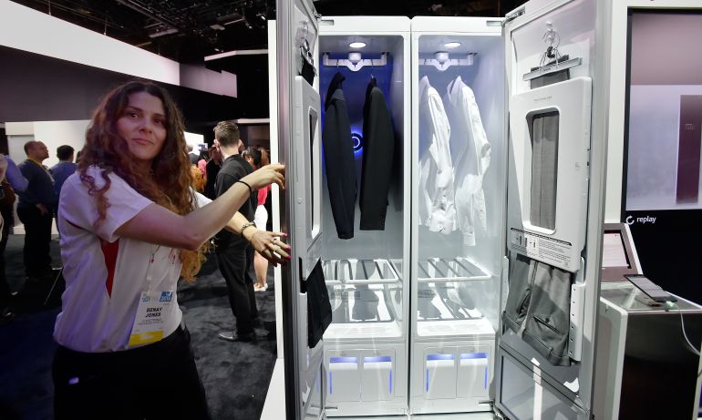Máquina del cuidado de la ropa del hogar de LG. Máquina del cuidado de la ropa del hogar de LG.