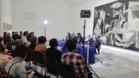 A los pies del Guernica A los pies del Guernica