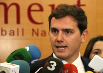 Rivera rechaza la moción de censura en Madrid mientras Cifuentes "cumpla el pacto"