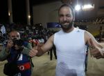 MON724. MÓNACO (MÓNACO), 03/05/2017.- El jugador de Juventus Gonzalo Higuaín celebra la victoria de su equipo hoy, miércoles 3 de mayo de 2017, durante un el partido por una de las semifinales de la Liga de Campeones de la UEFA entre el Mónaco y Juventus, en el estadio Luis II de Mónaco (Mónaco). EFE/Guillaume Horcajuelo