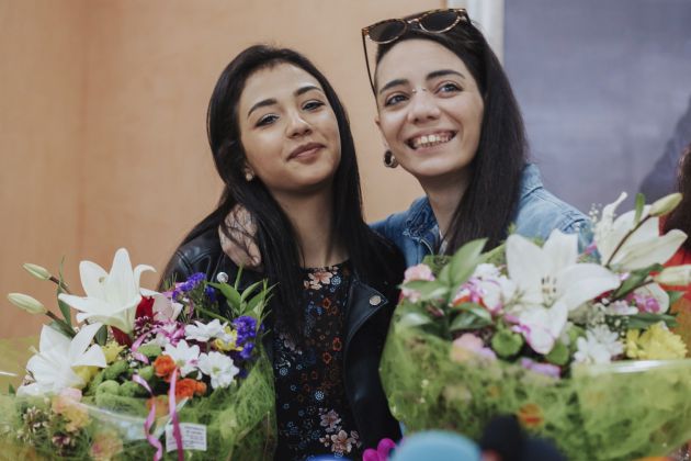 La joven hispano-argentina María Jimena Rico se abraza a su novia Shaza Ismail, de nacionalidad egipcia La joven hispano-argentina María Jimena Rico se abraza a su novia Shaza Ismail, de nacionalidad egipcia