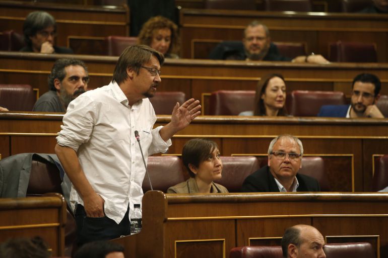 El diputado de En Comú Podem Xavier Domènech interviene en la sesión de control al Ejecutivo El diputado de En Comú Podem Xavier Domènech interviene en la sesión de control al Ejecutivo