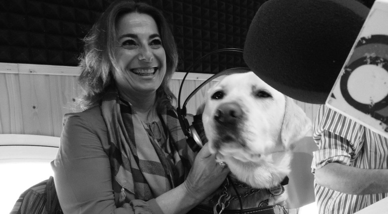 Paqui Ayllón y su perro Paqui Ayllón y su perro