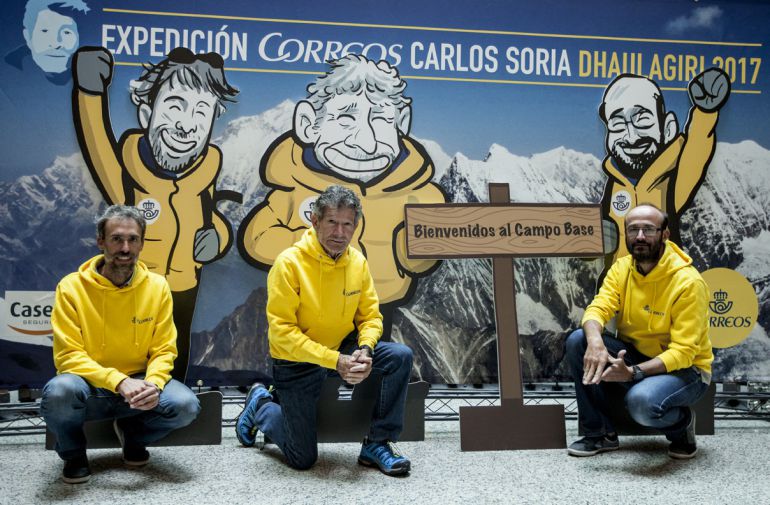 La Expedición Correos con Sito Carcavilla, Carlos Soria y Luis Miguel López. La Expedición Correos con Sito Carcavilla, Carlos Soria y Luis Miguel López.