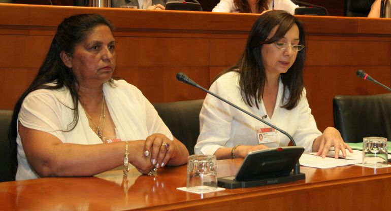 Miembros de la Fundación Secretariado Gitano en las Cortes de Aragón. A la derecha, Isabel Jiménez Miembros de la Fundación Secretariado Gitano en las Cortes de Aragón. A la derecha, Isabel Jiménez