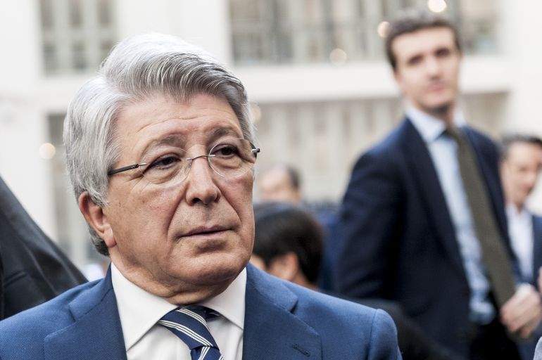 Enrique Cerezo. Enrique Cerezo.