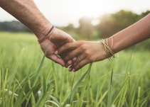 ¿Cómo influye el amor que recibimos de niños en nuestra vida en pareja?