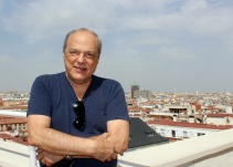 "Tienes que ser un poquito irresponsable en el escenario"