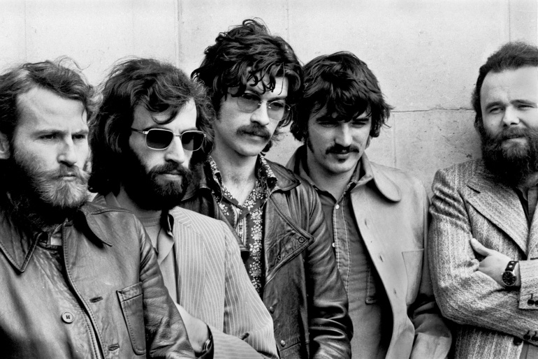 The Band en un retrato de grupo durante una gira en Londres en 1971 The Band en un retrato de grupo durante una gira en Londres en 1971