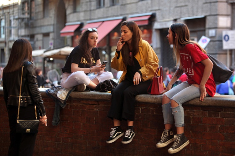 Jóvenes en Bolonia, uno de los destinos que más estudiantes internacionales recibe en Italia Jóvenes en Bolonia, uno de los destinos que más estudiantes internacionales recibe en Italia