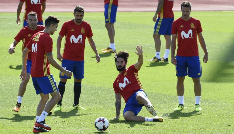 Isco, durante un entrenamiento con la Selección Isco, durante un entrenamiento con la Selección