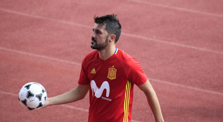 David Villa, tras acabar un entrenamiento con la Selección David Villa, tras acabar un entrenamiento con la Selección