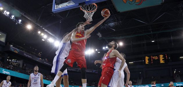 Juancho Hernángomez entra a canasta ante la República Checa Juancho Hernángomez entra a canasta ante la República Checa