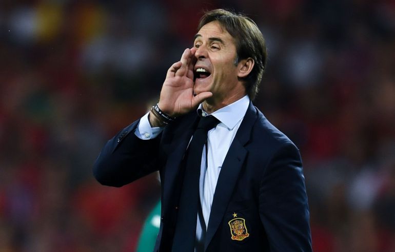 Lopetegui da instrucciones desde la banda Lopetegui da instrucciones desde la banda