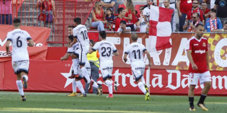 El Sporting se pone líder antes del esperado derbi asturiano El Sporting se pone líder antes del esperado derbi asturiano