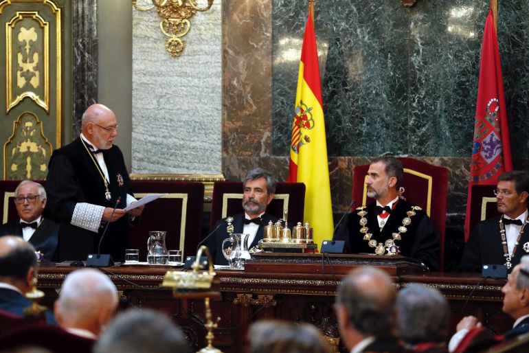 Pla general de la inauguració de l'any judicial, amb el discurs del fiscal general de l'Estat, José Manuel Maza, el 5 de setembre de 2017. (Horitzontal) Pla general de la inauguració de l'any judicial, amb el discurs del fiscal general de l'Estat, José Manuel Maza, el 5 de setembre de 2017. (Horitzontal)