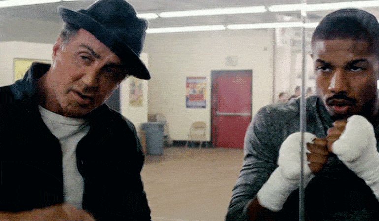 Sylvester Stallone junto a Adonis Creed. Sylvester Stallone junto a Adonis Creed.