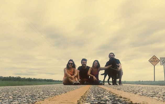"Hemos recorrido 1600 kilómetros huyendo del huracán Irma" "Hemos recorrido 1600 kilómetros huyendo del huracán Irma"