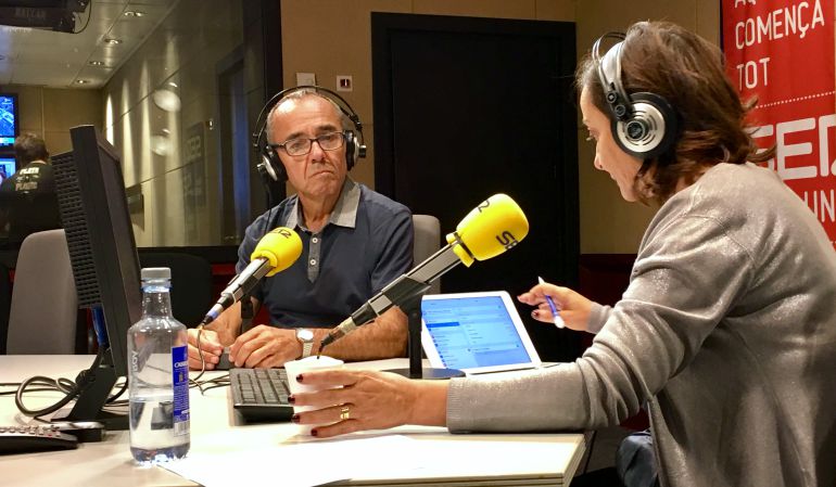 Pepa Bueno entrevista en Radio Barcelona a Joan Coscubiela, portavoz parlamentario de Catalunya Sí Que Es Pot Pepa Bueno entrevista en Radio Barcelona a Joan Coscubiela, portavoz parlamentario de Catalunya Sí Que Es Pot