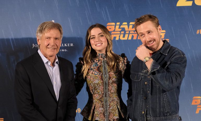 Actors Harrison Ford, Ana de Armas and Ryan Gosling attend a photocall for 'Blade Runner 2049' at the Villa Magna Hotel on September 19, 2017 in Madrid, Spain Actors Harrison Ford, Ana de Armas and Ryan Gosling attend a photocall for 'Blade Runner 2049' at the Villa Magna Hotel on September 19, 2017 in Madrid, Spain