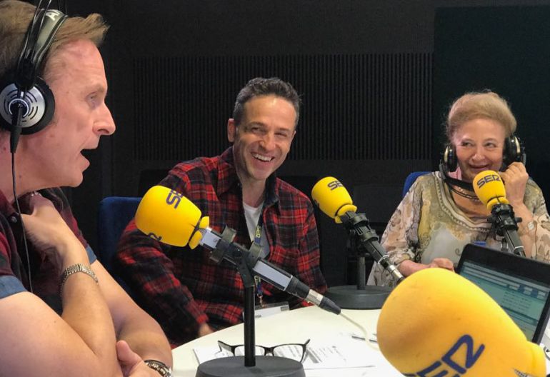 Julita, Gustavo y Tom en los estudios de la SER Julita, Gustavo y Tom en los estudios de la SER