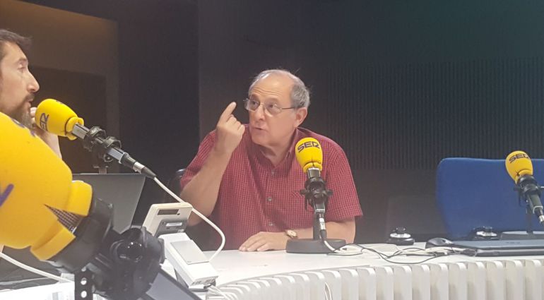 Emilio Gutiérrez Caba en los estudios de la SER Emilio Gutiérrez Caba en los estudios de la SER