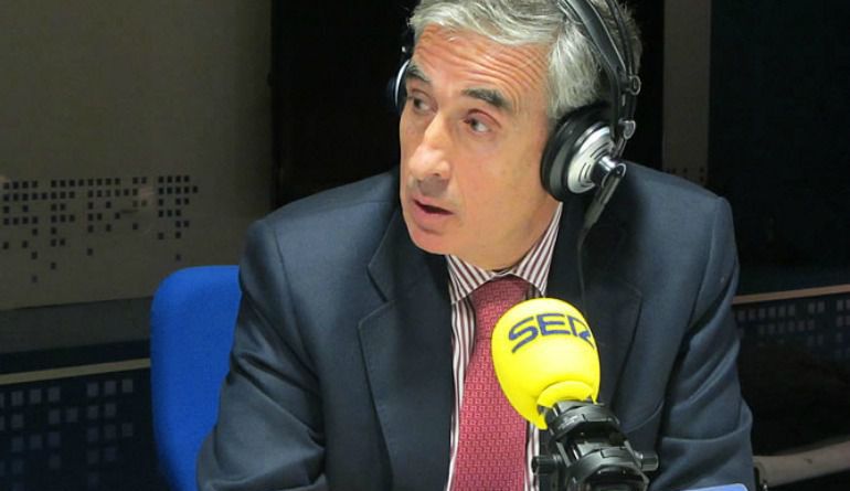 Ramón Jaúregui, en los micrófonos de la SER. Ramón Jaúregui, en los micrófonos de la SER.