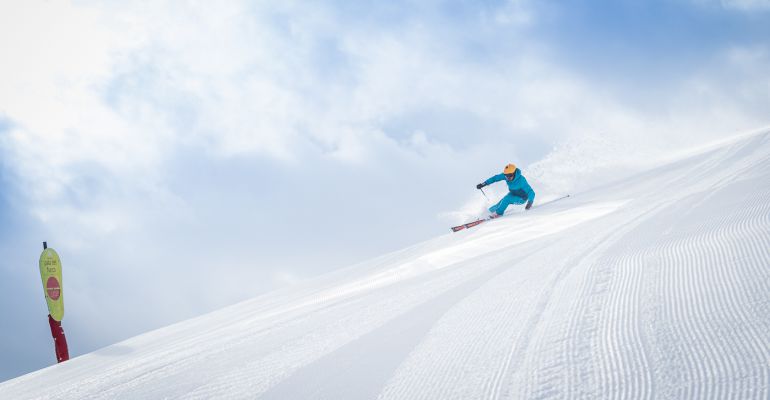 El Grupo Aramón (Cerler, Formigal, Panticosa, Javalambre y Valdelinares) deja la apertura de temporada, en la que han invertido algo más de 5 millones de euros, para el próximo 1 de diciembre si las condiciones meteorológicas lo permiten. El Grupo Aramón (Cerler, Formigal, Panticosa, Javalambre y Valdelinares) deja la apertura de temporada, en la que han invertido algo más de 5 millones de euros, para el próximo 1 de diciembre si las condiciones meteorológicas lo permiten.