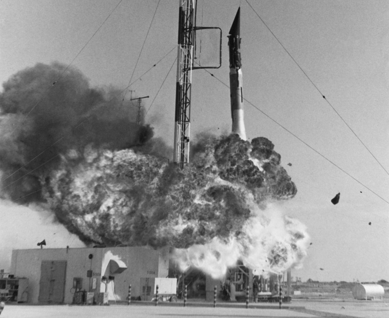 Explosión del cohete Vanguard en Cabo Cañaveral, el 6 de diciembre de 1957 Explosión del cohete Vanguard en Cabo Cañaveral, el 6 de diciembre de 1957