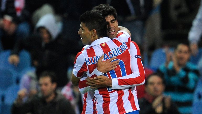 Diego Costa y Agüero en un partido con el Atlético de Madrid en 2010 Diego Costa y Agüero en un partido con el Atlético de Madrid en 2010