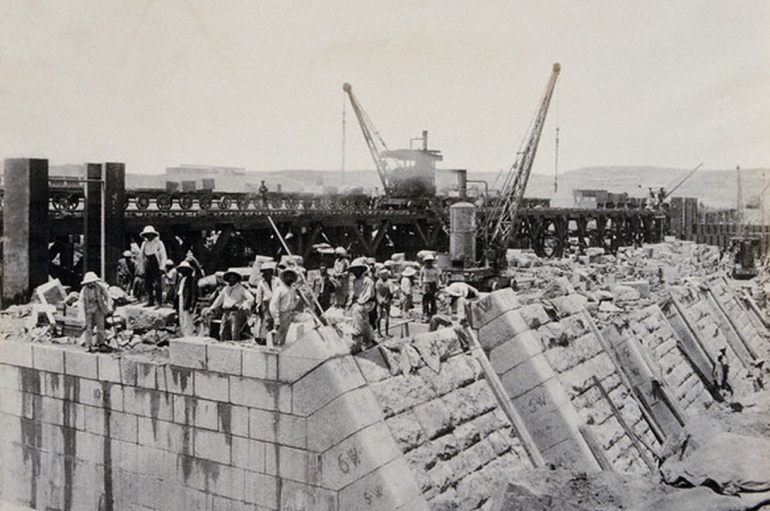 Construcción de la presa de Asuán, en Egipto Construcción de la presa de Asuán, en Egipto