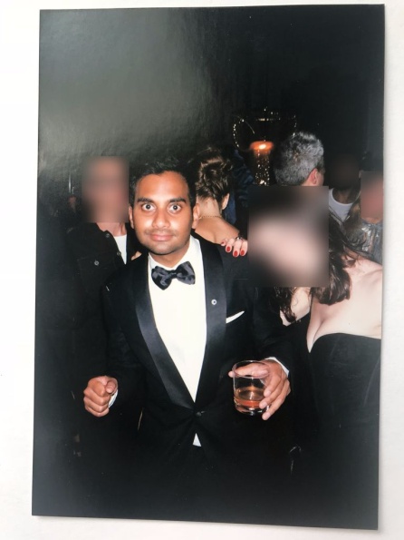 Imagen de Aziz Ansari y 'Grace' en la fiesta posterior a los Emmy Imagen de Aziz Ansari y 'Grace' en la fiesta posterior a los Emmy