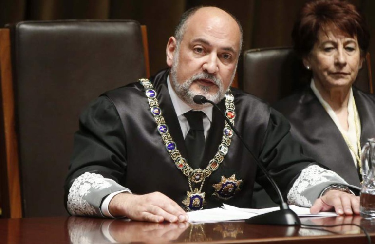 Francisco Pérez de los Cobos, durante el acto de toma de posesión del nuevo magistrado del TC Ricardo Enríquez Sancho. Francisco Pérez de los Cobos, durante el acto de toma de posesión del nuevo magistrado del TC Ricardo Enríquez Sancho.