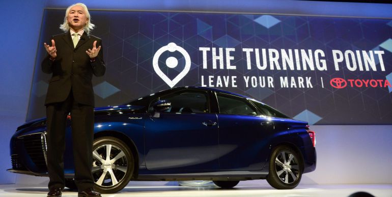 Toyota ha anunciado que ofrecerá libre acceso a sus patentes de pilas de hidrógeno. Este nuevo sistema de propulsión es una de las alternativas más viables y ecológicas para sustituir a los contaminantes motores que consumen derivados del petróleo.
Toyota ha anunciado que ofrecerá libre acceso a sus patentes de pilas de hidrógeno. Este nuevo sistema de propulsión es una de las alternativas más viables y ecológicas para sustituir a los contaminantes motores que consumen derivados del petróleo.