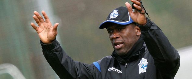 El nuevo entrenador del Deportivo, el holandés, Clarence Seedorf, dirige su primer entrenamiento con el equipo tras firmar ayer contrato con el con el club coruñés hasta fina de temporada El nuevo entrenador del Deportivo, el holandés, Clarence Seedorf, dirige su primer entrenamiento con el equipo tras firmar ayer contrato con el con el club coruñés hasta fina de temporada