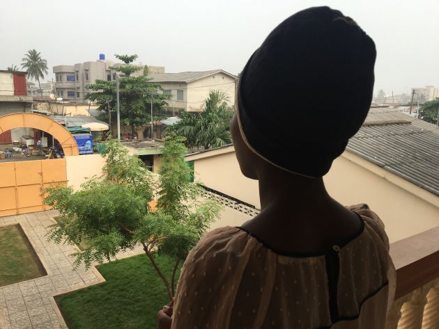 Vanessa, de 16 años, madre de Aicha, de solo 11 meses, fruto de una violación. Vive en la Casa del Sol y aprende cocina en un taller en la Casa de la Esperanza Vanessa, de 16 años, madre de Aicha, de solo 11 meses, fruto de una violación. Vive en la Casa del Sol y aprende cocina en un taller en la Casa de la Esperanza